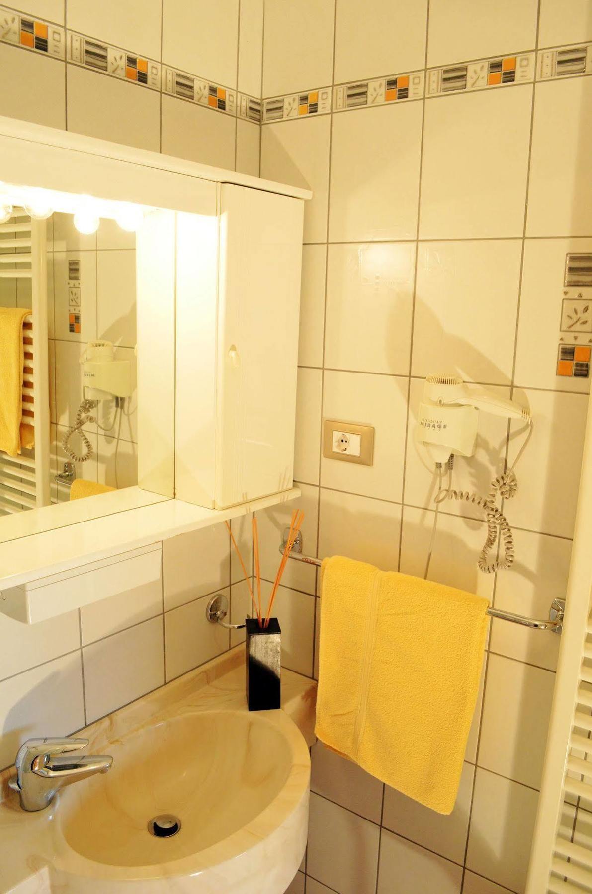 Karin Hotel